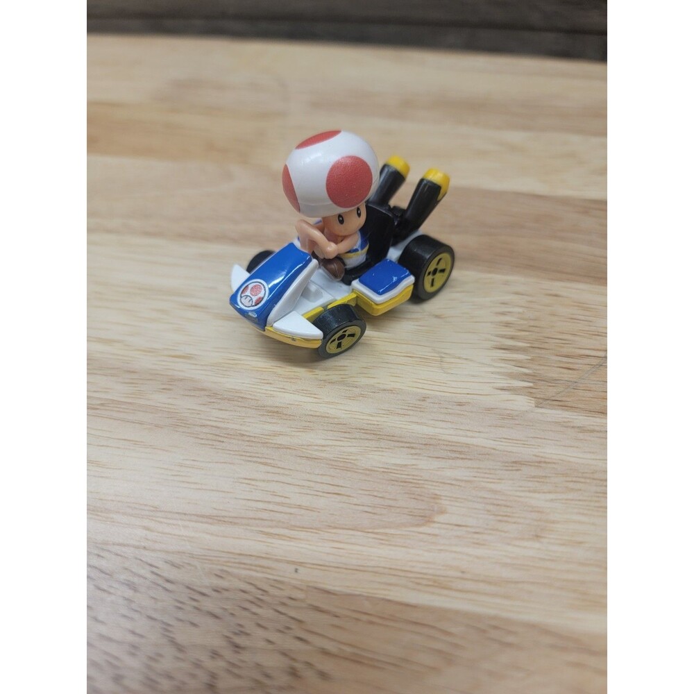 Hot Wheels Mario Kart Toad Standard 2018 Mattel Nintendo Diecast Car 2"